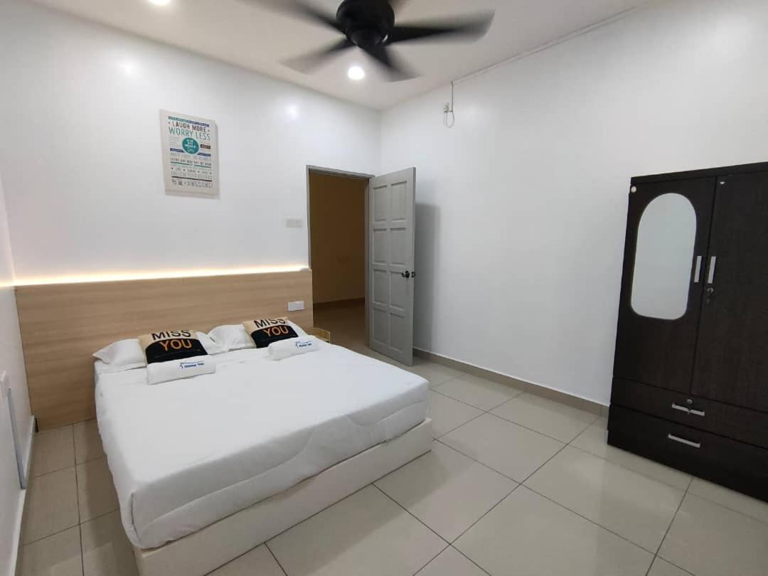 Setia Home Sitiawan Ktv 12+4 Pax Exterior foto