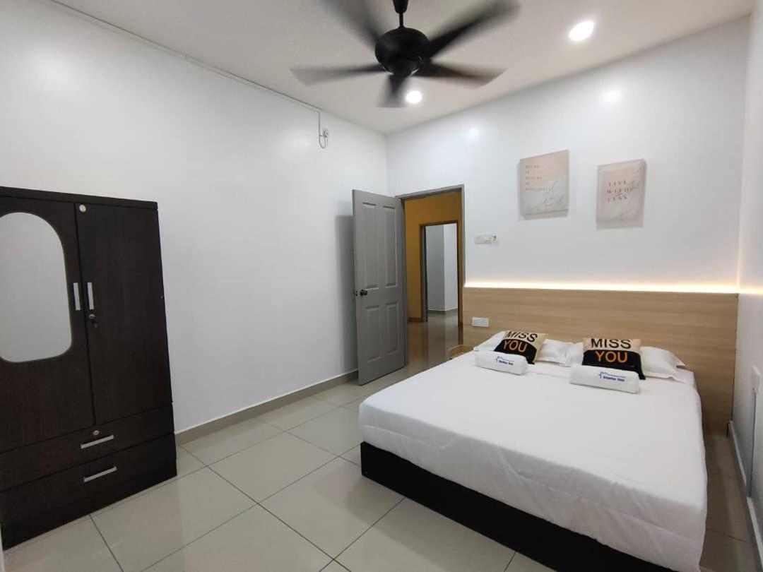 Setia Home Sitiawan Ktv 12+4 Pax Exterior foto